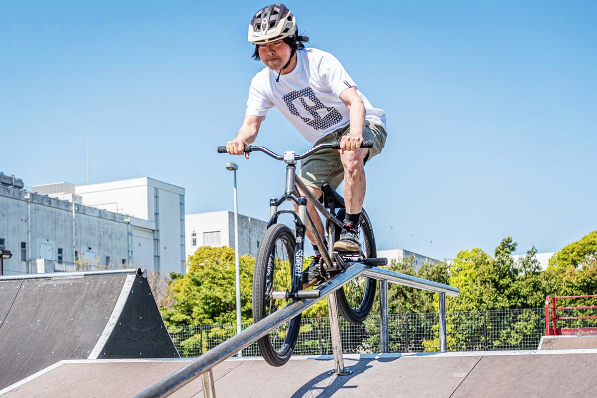 TUBAGRAロゴTシャツ